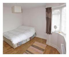 Large bright double room - Duzy (podwojny) pokoj, Colliers Wood