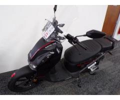 FAIRLY USED 2023 SUPER SOCO CPX - ELECTRIC SCOOTER WITH REMOVABLE DUAL BATTERIES - Grafika 1/5