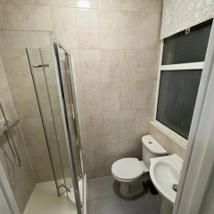  Bardzo duży pokój trójka z własną łazienką przy stacji Thornton Heath