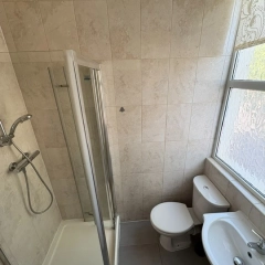 Ładny i przestronny pokój w nowym domu blisko stacji Thornton Heath